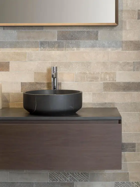 L'Antic Colonial Arezzo Stone 8x30 — ambient