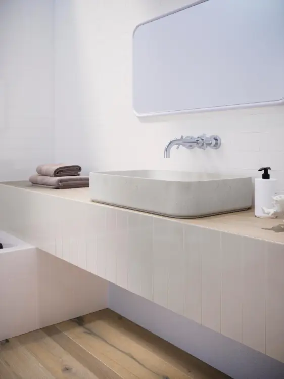 L'Antic Colonial Kent Warm Gloss 8x30 — ambient