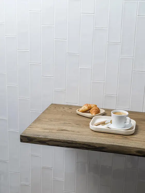 L'Antic Colonial Mediterranea Calpe Blanco 8x30 — ambient