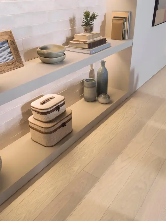 L'Antic Colonial Parma Limestone 8x30 — ambient