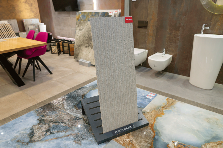 Porcelanosa Mombasa Prada Acero 45x120 (5).png