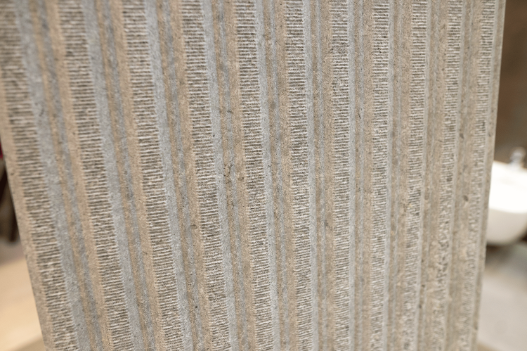 Porcelanosa Mombasa Prada Acero 45x120 (9).png