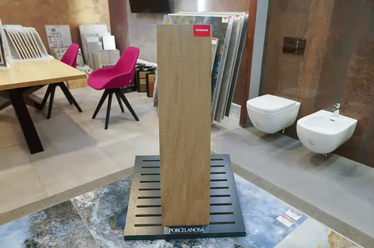 Porcelanosa-Ascot-Arce-29,4x120- Gresowa płytka drewnopodobna