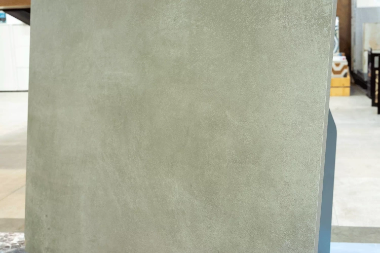 PAMESA-ceramica-Essentiale-Essen-Tortora-90x90-stemar (10).webp