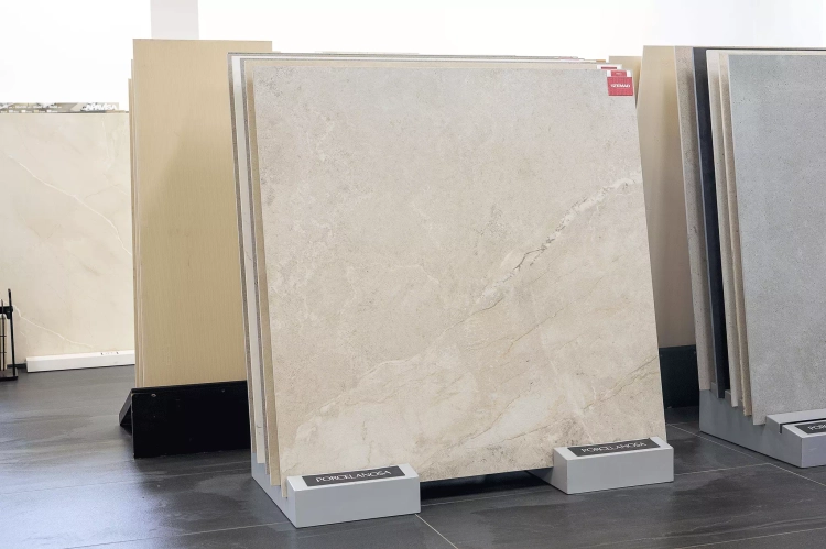 Płytka-gresowa-w-macie-zarówno-ścienna-jak-i-podłogowa-Essentiale-Erding-Pearl-w-rozmiarze-120x120-stmar (15).webp