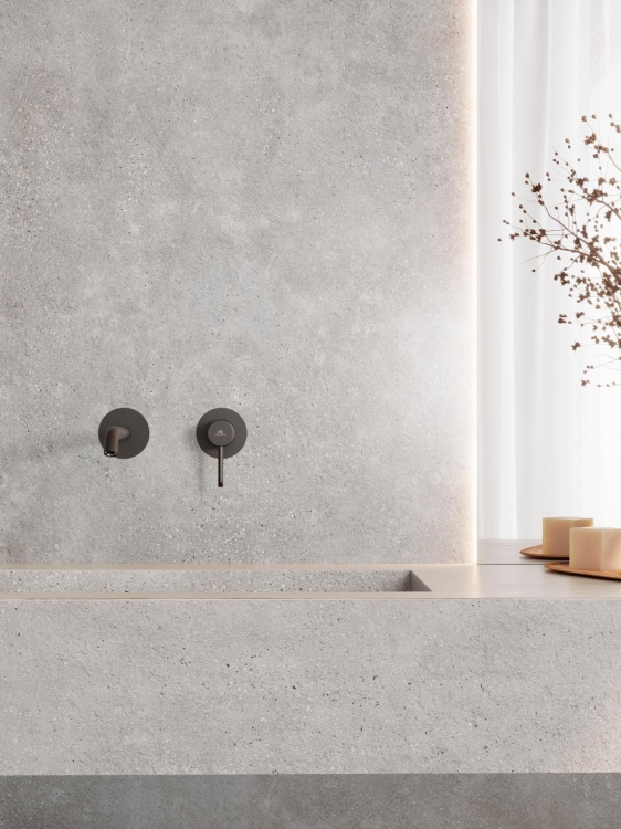 Porcelanosa Bottega Acero Nature 01 120×270 cm — wielkoformatowa płyta ścienna w eleganckiej szarości, mat, wizualizacja.