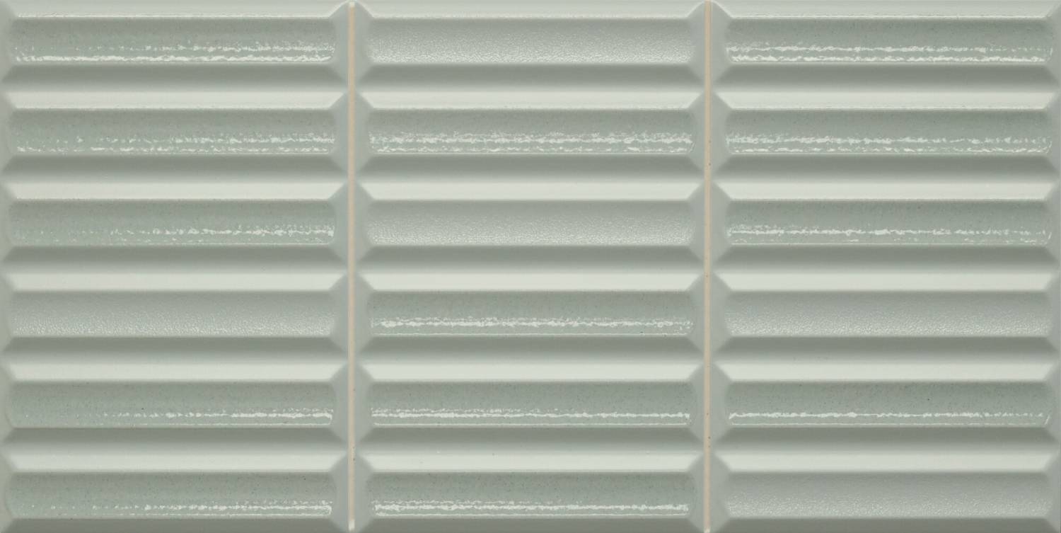 36411_MOVES-GREEN-20x40_00_SZ1.jpg