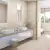 Porcelanosa CANAL CANCUN CALIZA 45×120 cm – płytka ścienna strukturalna w odcieniu wapienia, wizualizacja.