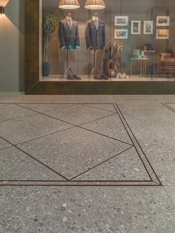 Porcelanosa CEPPO STONE L 80×80 cm – gres matowy inspirowany naturalnym kamieniem Ceppo di Gré, wizualizacja.