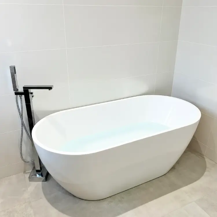 PORCELANOSA CUBICA BASIC BLANCO 33,3×100 cm – płytka ścienna w odcieniu bieli (white) wizualizacja.