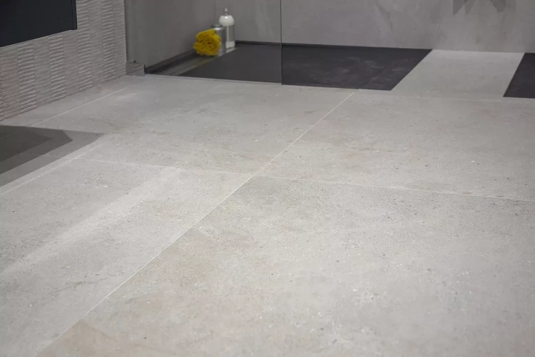 PORCELANOSA DURANGO ACERO L 59,6×59,6 cm – płytka podłogowa w odcieniu acero, wizualizacja.
