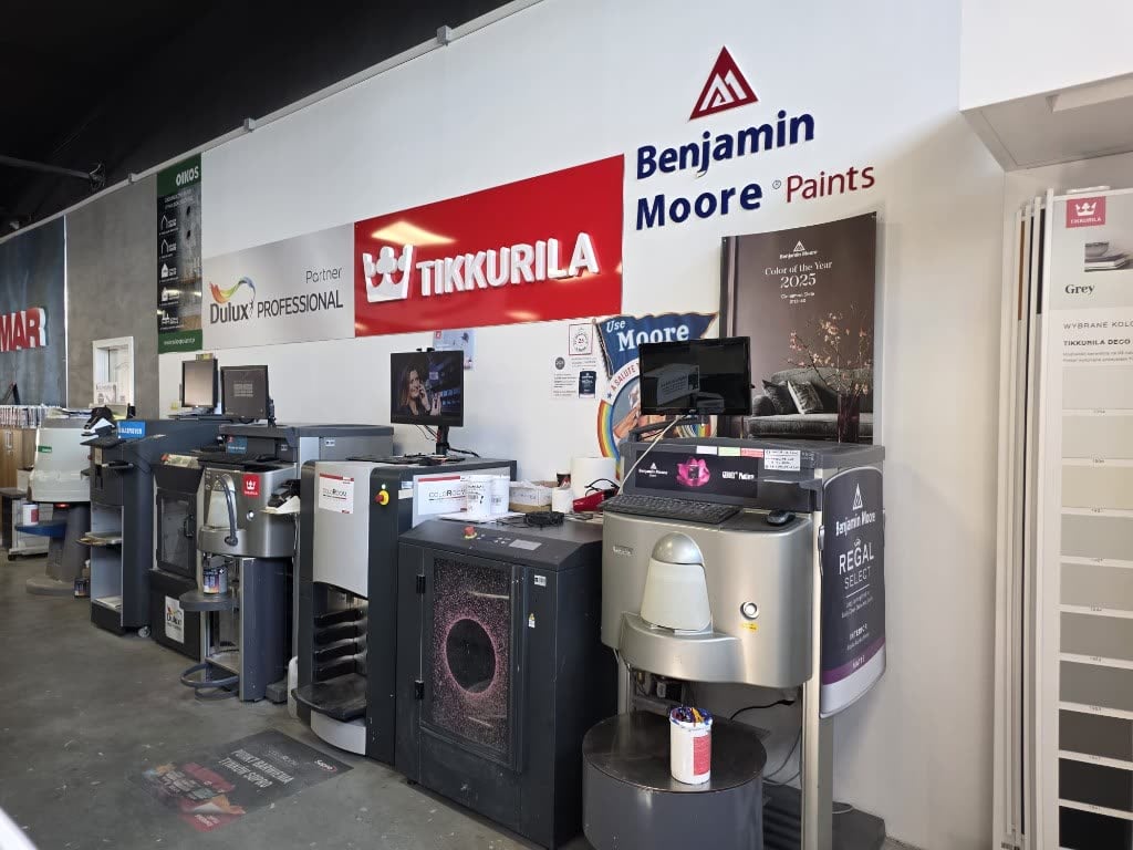 Mieszalniki farb Tikkurila, Dulux Professional i Benjamin Moore w mieszalni Stemar Gorzów Wielkopolski